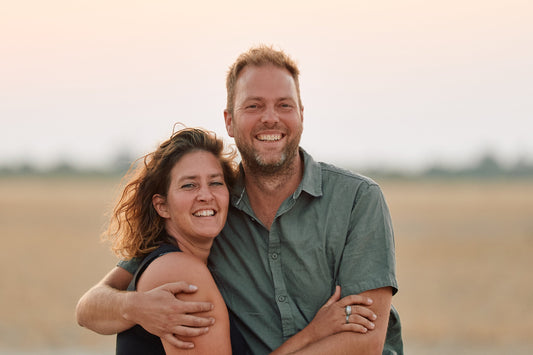 Foto van Boudewijn Boer, botanisch fotograaf, en zijn vriendin op reis in Botswana.