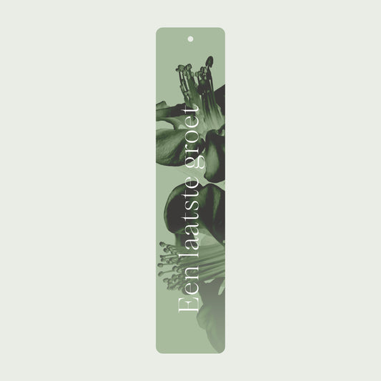 Product afbeelding van een groene rouwlint kaart met een foto van een bloem en de tekst "een laatste groet" met een licht groene achtergrond.